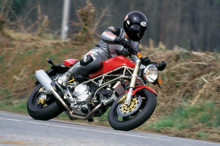 Deviant Desmo: 1993 Ducati M900 Monster